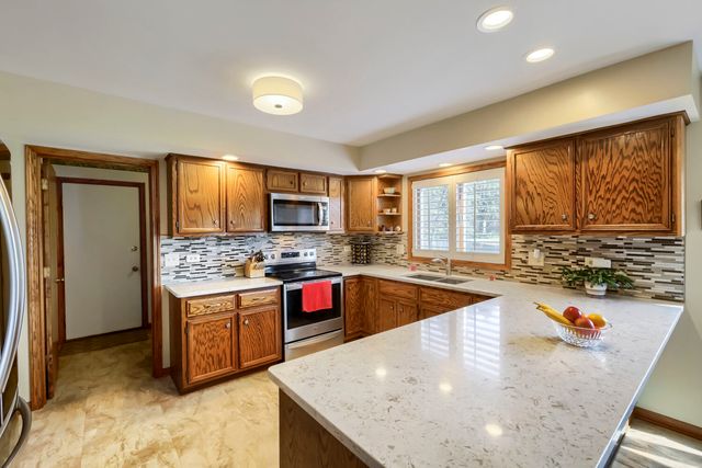 245 Old Forge Road, Elgin, IL 60123