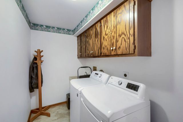 245 Old Forge Road, Elgin, IL 60123