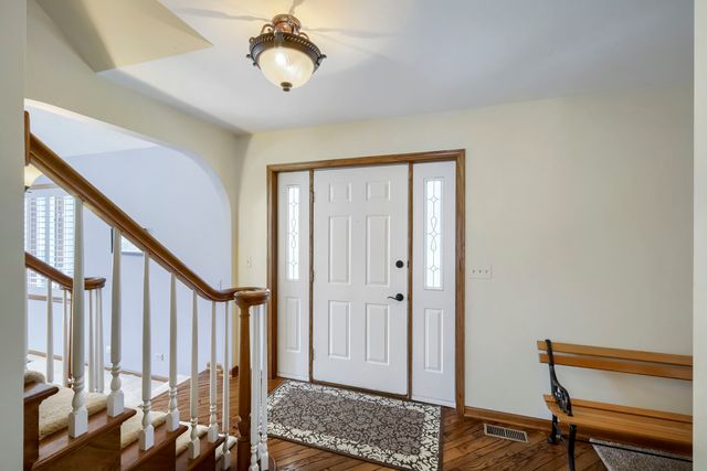 245 Old Forge Road, Elgin, IL 60123