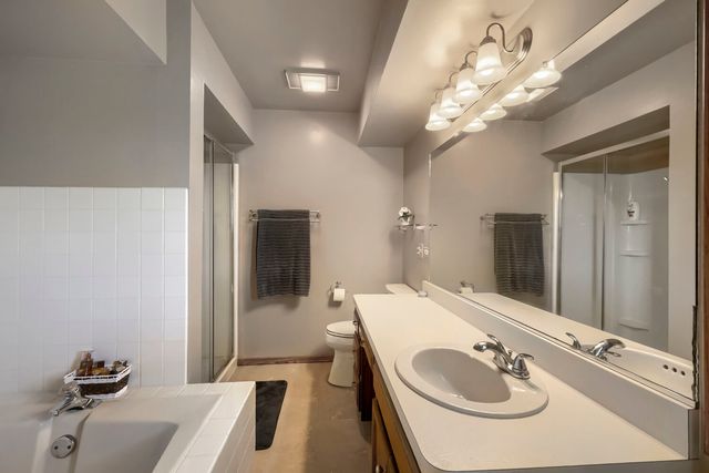 245 Old Forge Road, Elgin, IL 60123