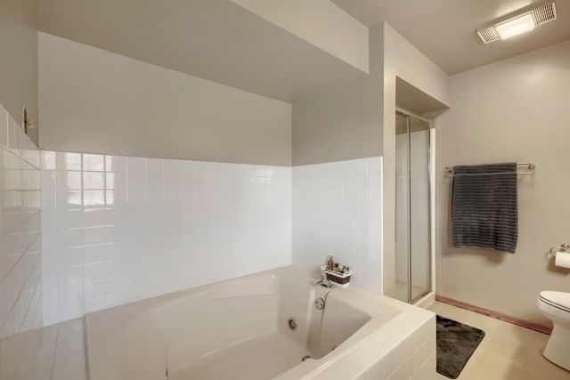 245 Old Forge Road, Elgin, IL 60123