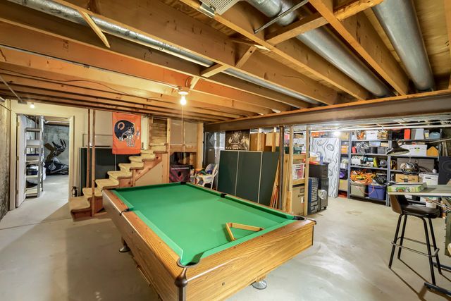 245 Old Forge Road, Elgin, IL 60123