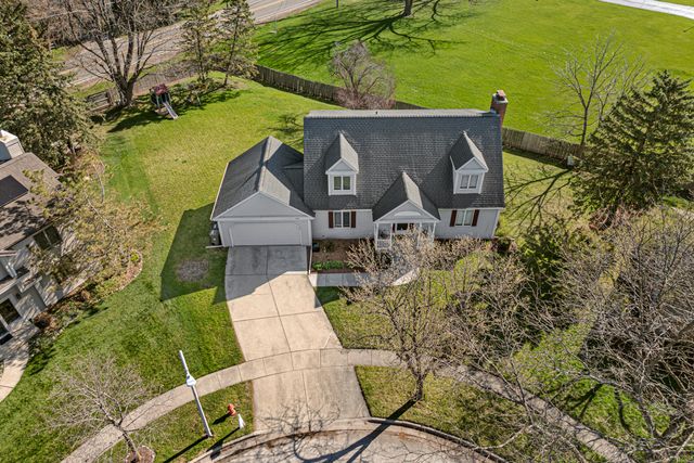 245 Old Forge Road, Elgin, IL 60123