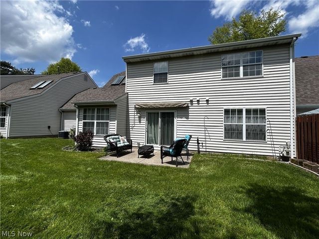 9605 E Idlewood Drive, Twinsburg, OH 44087
