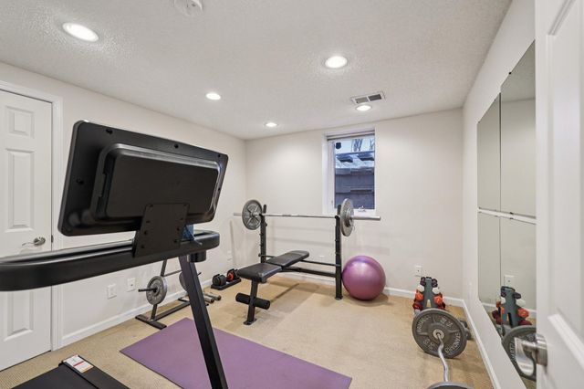 12325 49th Avenue N, Plymouth, MN 55442