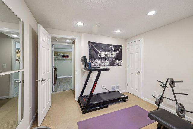 12325 49th Avenue N, Plymouth, MN 55442