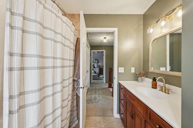 12325 49th Avenue N, Plymouth, MN 55442