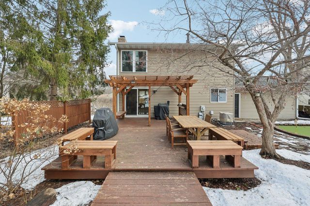 12325 49th Avenue N, Plymouth, MN 55442