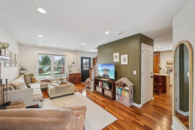 12325 49th Avenue N, Plymouth, MN 55442