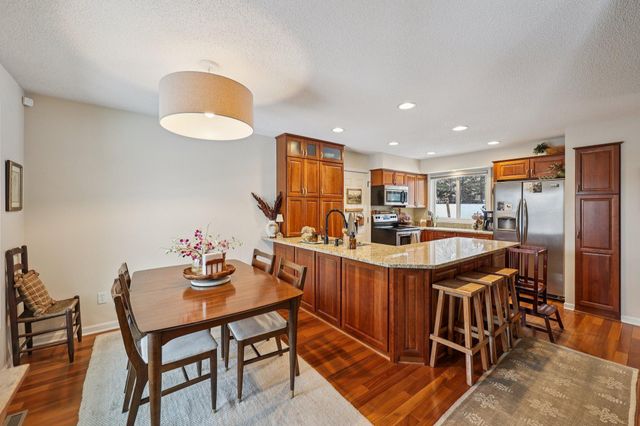 12325 49th Avenue N, Plymouth, MN 55442