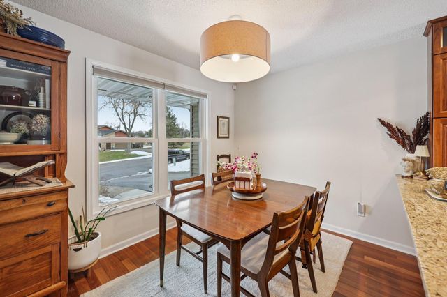 12325 49th Avenue N, Plymouth, MN 55442