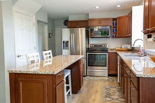 484 TANK FARM ROAD, Aliquippa, PA 15001