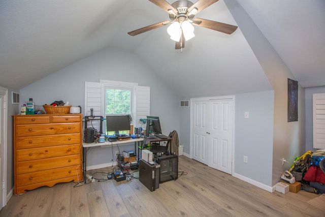 484 TANK FARM ROAD, Aliquippa, PA 15001