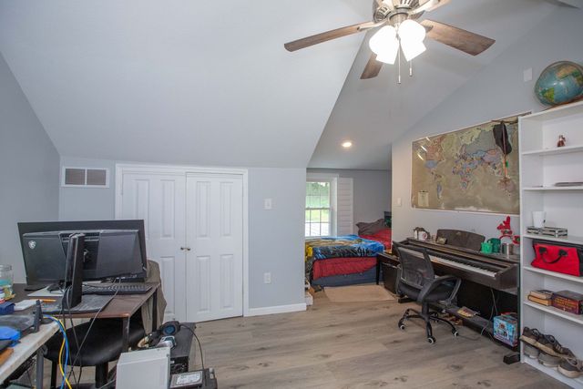 484 TANK FARM ROAD, Aliquippa, PA 15001