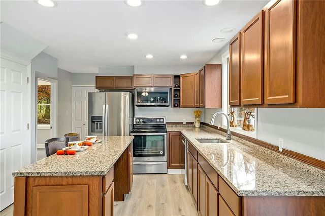 484 TANK FARM ROAD, Aliquippa, PA 15001