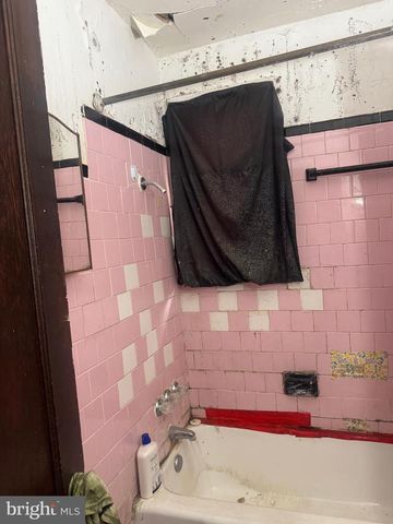 1400 FARMINGDALE AVE, Capitol Heights, MD 20743