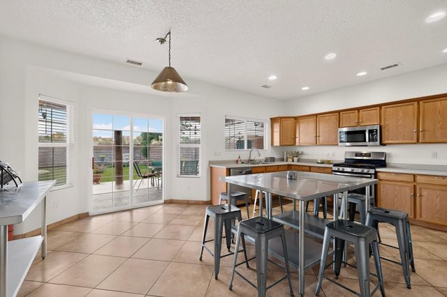 6512 Hurley Court NE, Rio Rancho, NM 87144