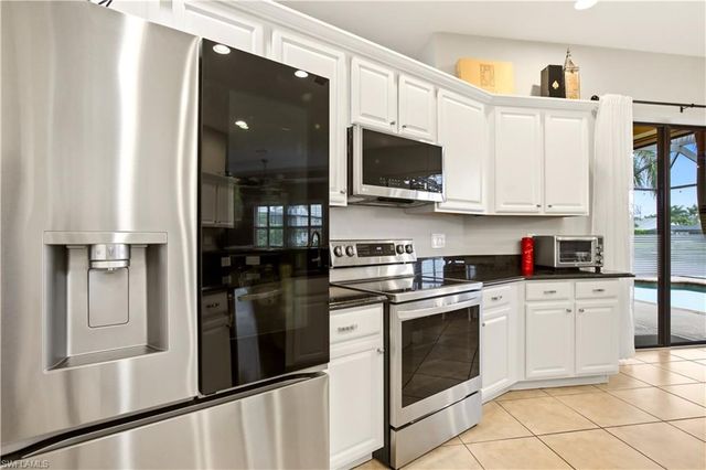 2400 SW 39th TER, Cape Coral, FL 33914