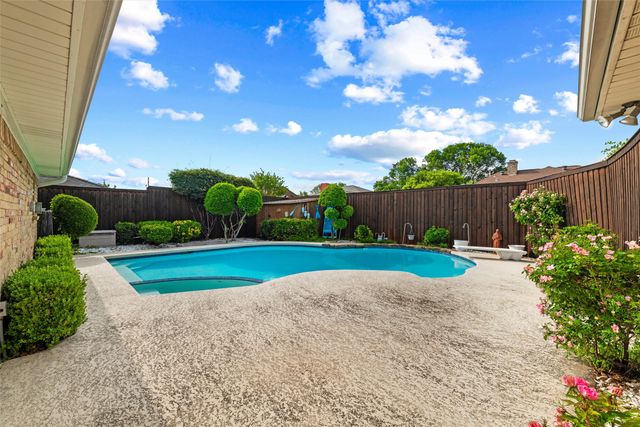 1004 Rainbow Drive, Richardson, TX 75081