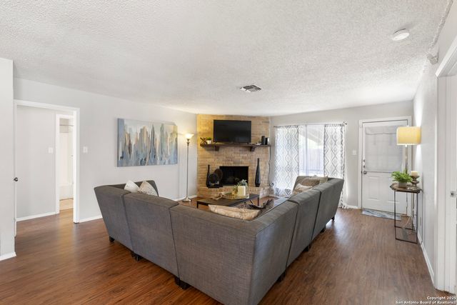 8311 Meadow Forest, San Antonio, TX 78251