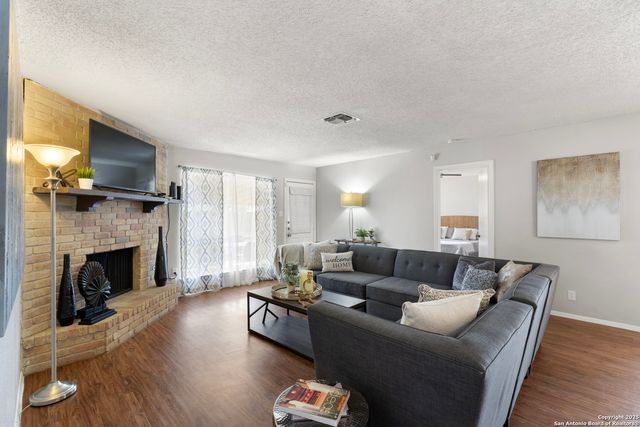 8311 Meadow Forest, San Antonio, TX 78251