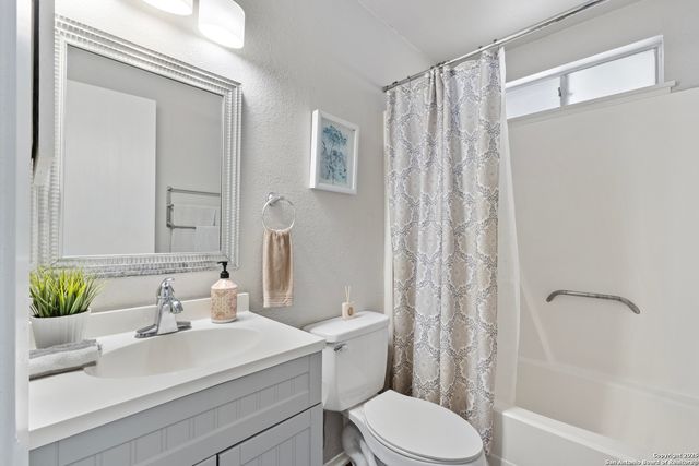8311 Meadow Forest, San Antonio, TX 78251