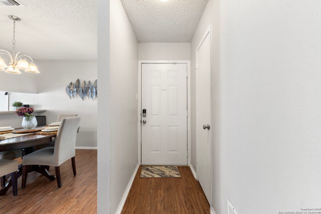 8311 Meadow Forest, San Antonio, TX 78251