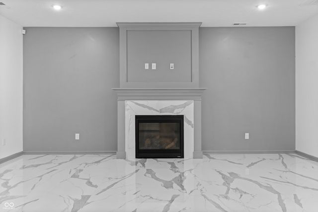 210 Lynnette Way, Cumberland, IN 46229