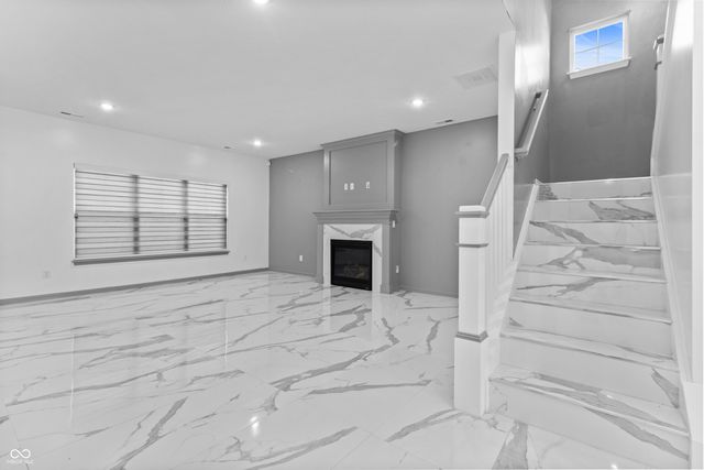 210 Lynnette Way, Cumberland, IN 46229