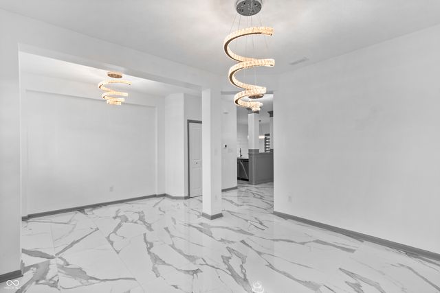 210 Lynnette Way, Cumberland, IN 46229