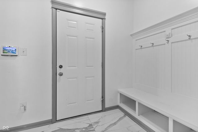 210 Lynnette Way, Cumberland, IN 46229