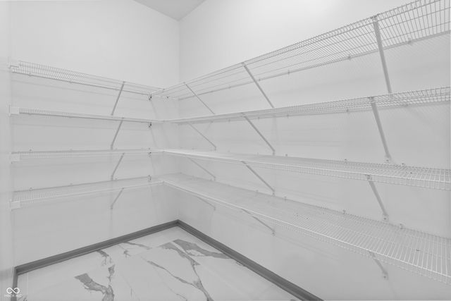 210 Lynnette Way, Cumberland, IN 46229