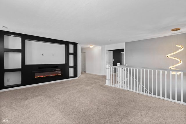 210 Lynnette Way, Cumberland, IN 46229