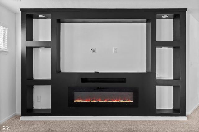 210 Lynnette Way, Cumberland, IN 46229