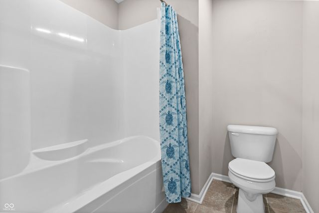 210 Lynnette Way, Cumberland, IN 46229