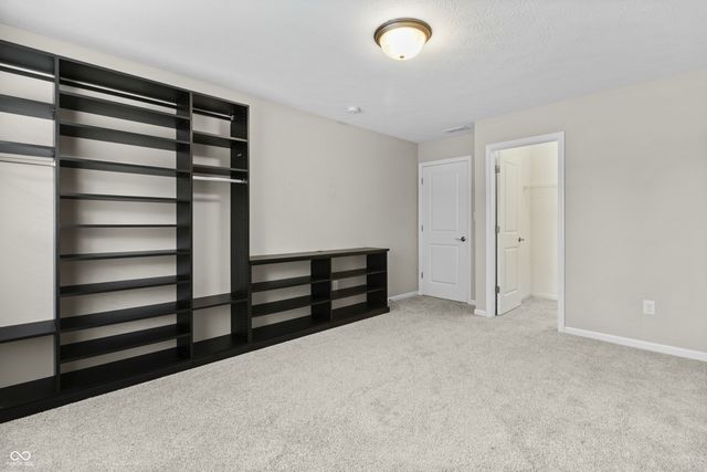 210 Lynnette Way, Cumberland, IN 46229