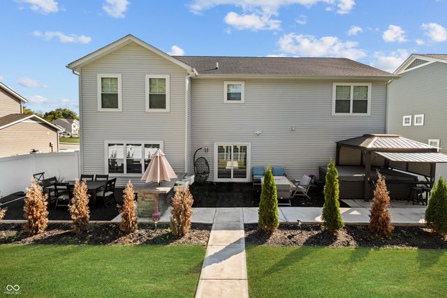 210 Lynnette Way, Cumberland, IN 46229