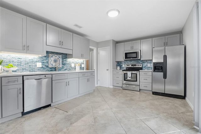 223 ROYAL OAKS CIRCLE, Longwood, FL 32779