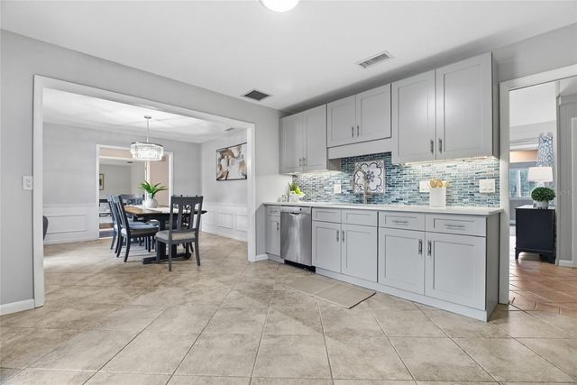 223 ROYAL OAKS CIRCLE, Longwood, FL 32779