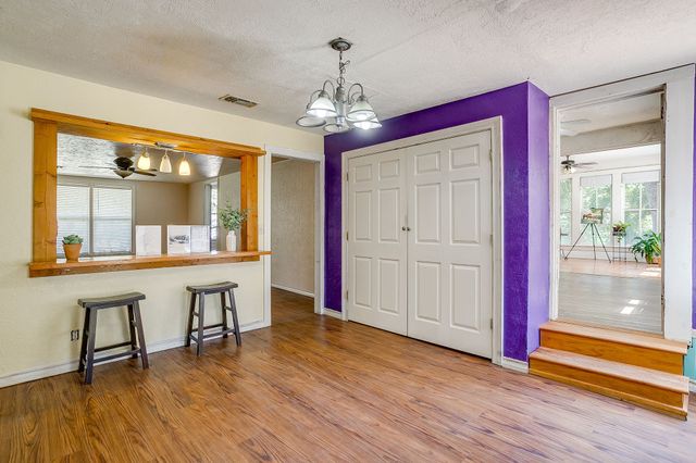 515 W Bridge Street, Weatherford, TX 76086