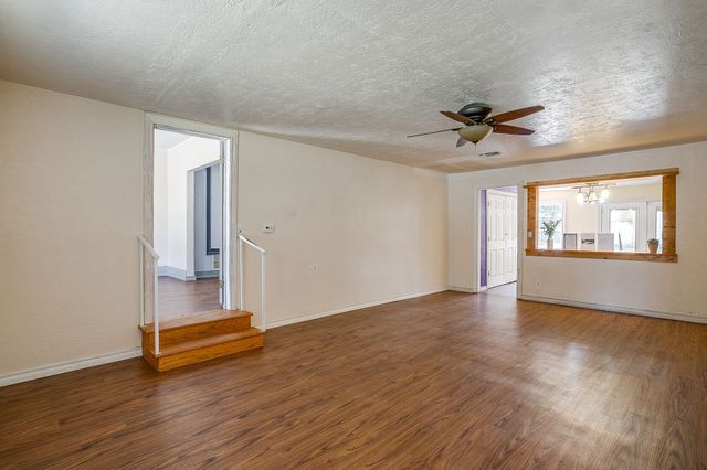 515 W Bridge Street, Weatherford, TX 76086