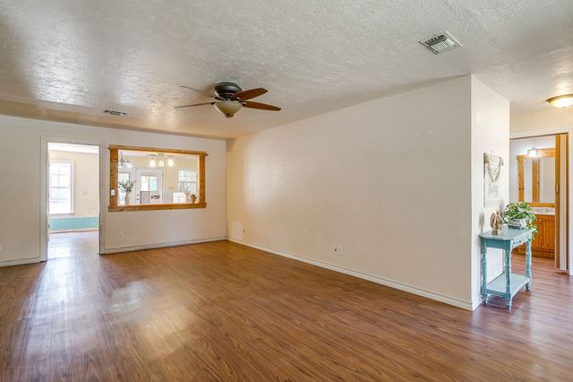 515 W Bridge Street, Weatherford, TX 76086