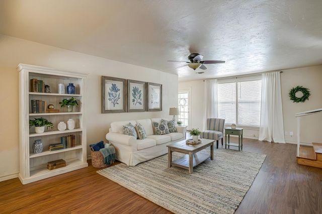 515 W Bridge Street, Weatherford, TX 76086