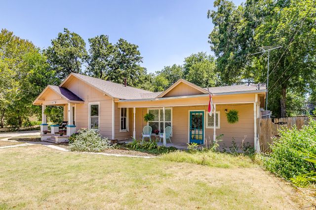 515 W Bridge Street, Weatherford, TX 76086