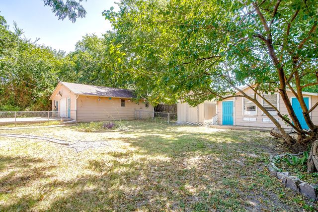 515 W Bridge Street, Weatherford, TX 76086