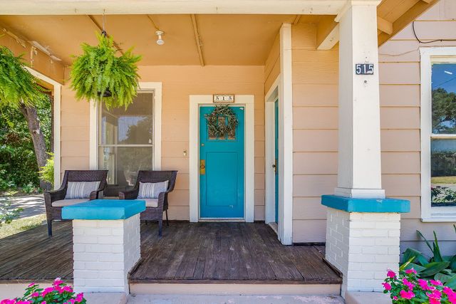 515 W Bridge Street, Weatherford, TX 76086