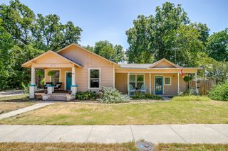 515 W Bridge Street, Weatherford, TX 76086