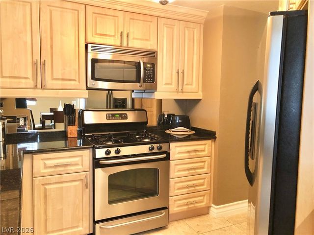 270 FLAMINGO Road 120, Las Vegas, NV 89169