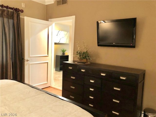 270 FLAMINGO Road 120, Las Vegas, NV 89169