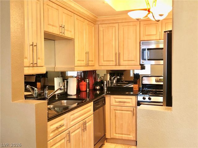 270 FLAMINGO Road 120, Las Vegas, NV 89169